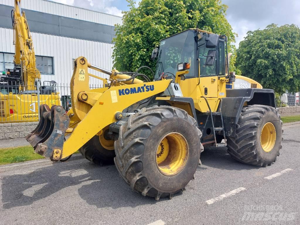 Komatsu WA320-5 Iekrāvēji uz riteņiem