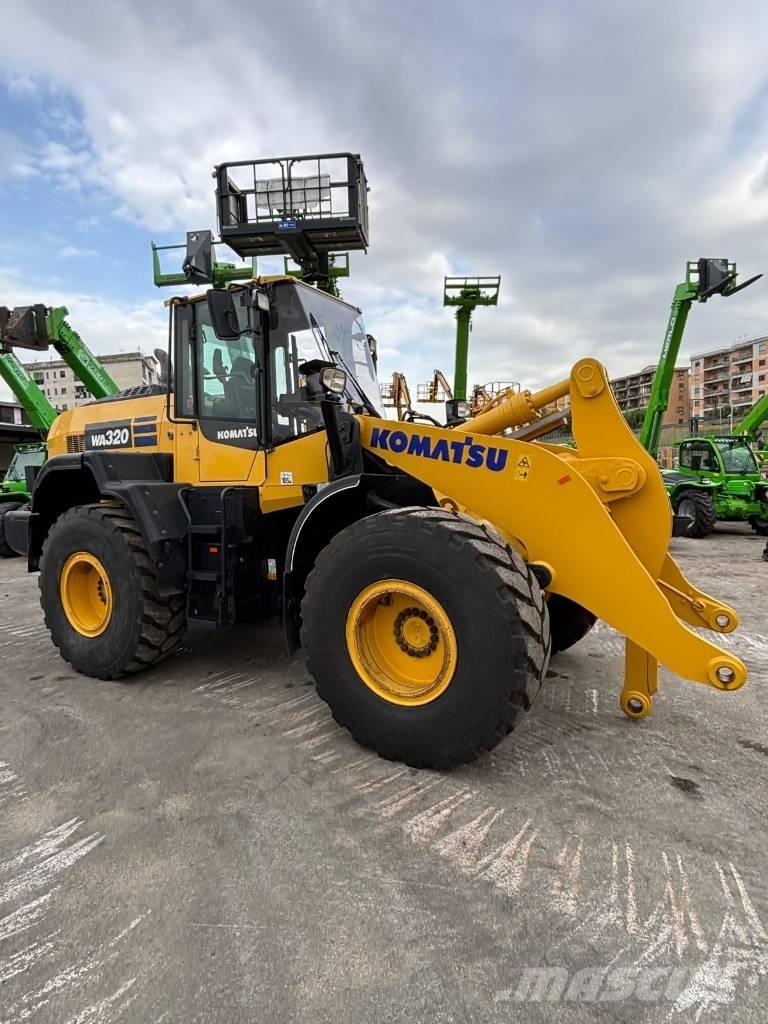 Komatsu WA 320-8 Iekrāvēji uz riteņiem
