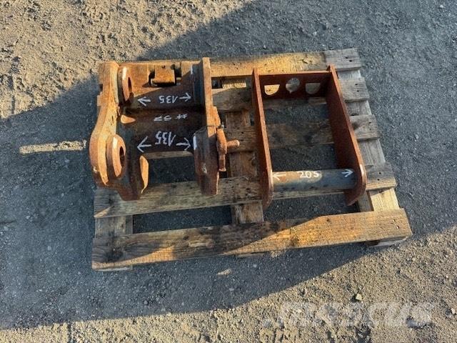 JCB QUICK COUPLERS Ātrie savienotāji