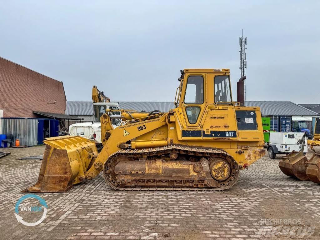 CAT 963 Kāpurķēžu iekrāvēji