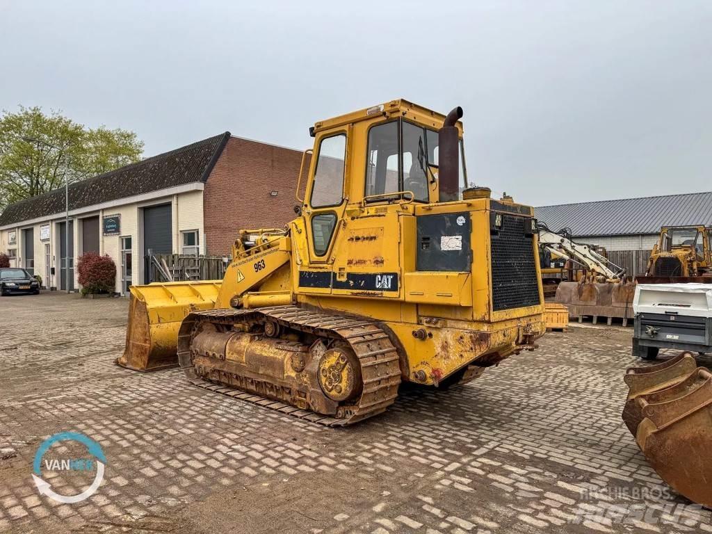 CAT 963 Kāpurķēžu iekrāvēji