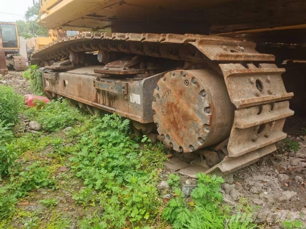 Komatsu PC 450-8 Kāpurķēžu ekskavatori