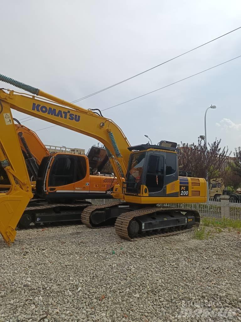 Komatsu PC 200 Kāpurķēžu ekskavatori