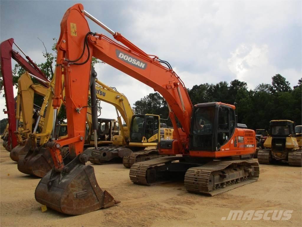 Doosan dx225 Kāpurķēžu ekskavatori