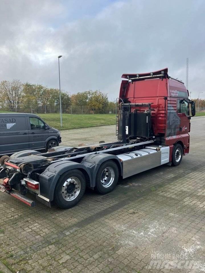 MAN TGX 26.510 Treileri ar āķi