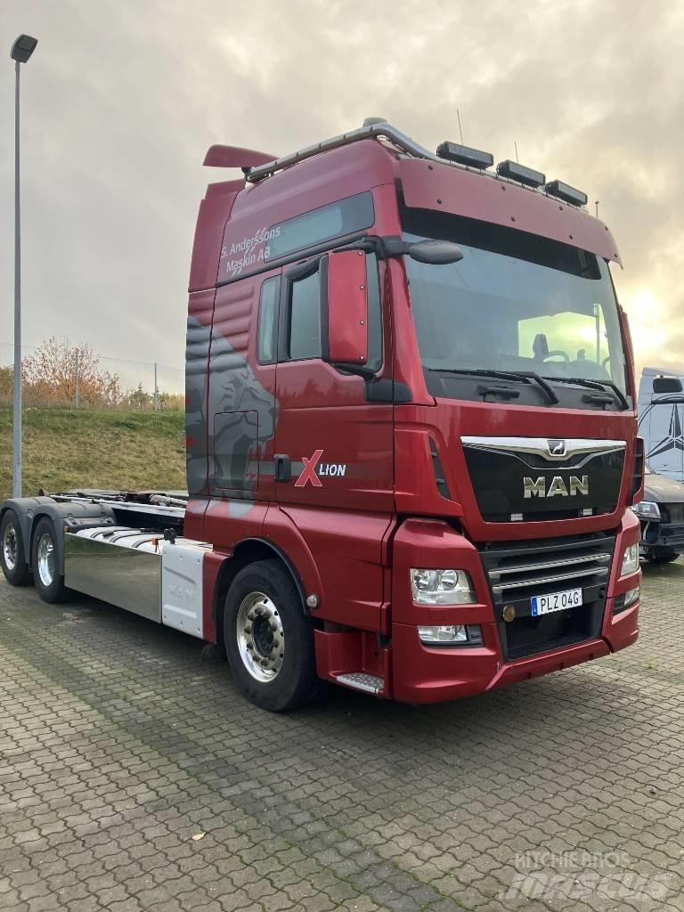 MAN TGX 26.510 Treileri ar āķi