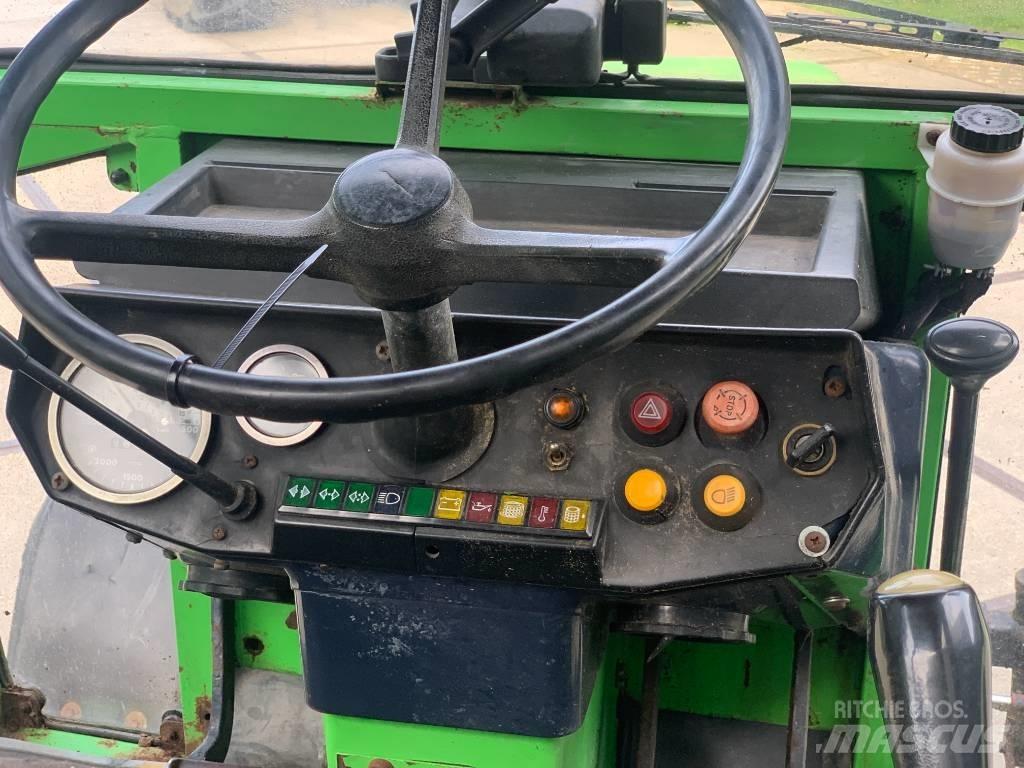 Deutz-Fahr D7207C Traktori