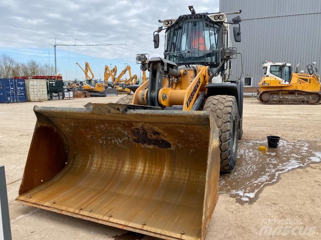 Liebherr L 526 Iekrāvēji uz riteņiem