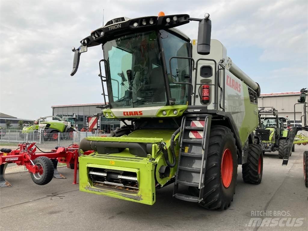 CLAAS Trion 520 Ražas novākšanas kombaini
