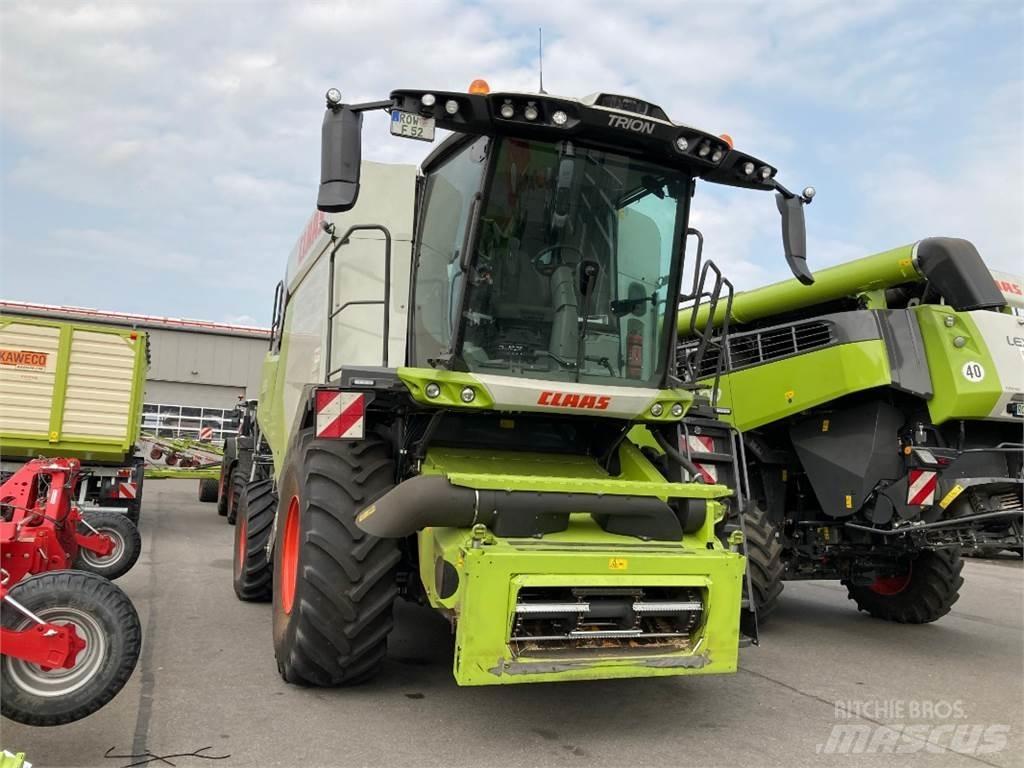 CLAAS Trion 520 Ražas novākšanas kombaini