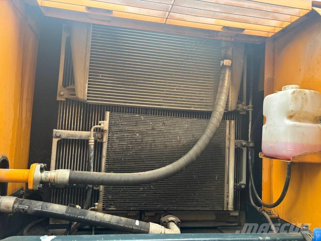 Hyundai 290LC-9 Kāpurķēžu ekskavatori