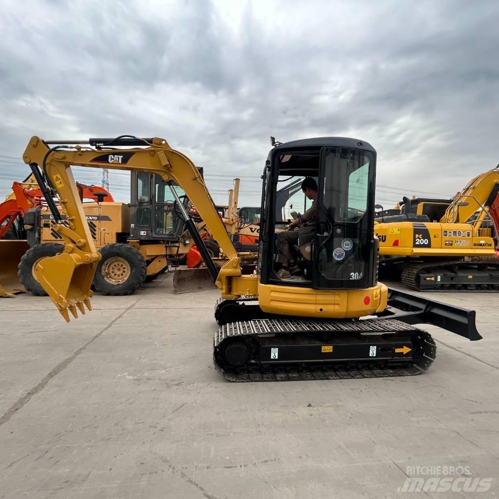 CAT 304 Kāpurķēžu ekskavatori