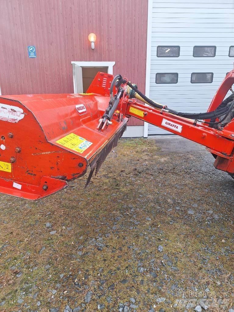 Maschio Giraffa 210 Pļaujmašīnas/pašgājēji