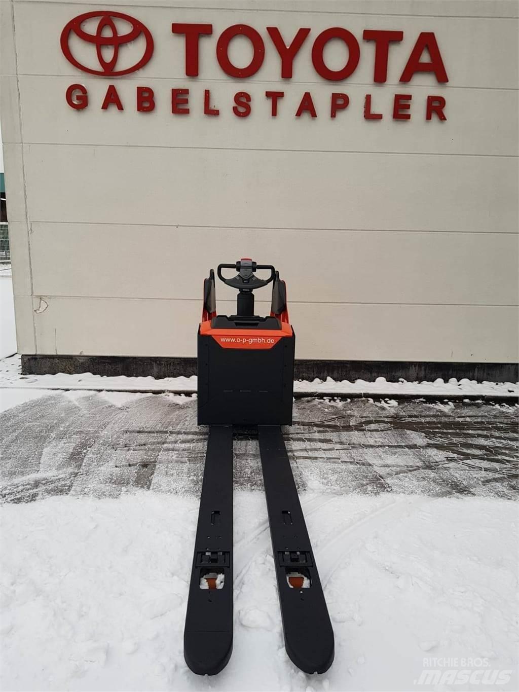 Toyota LPE 250 Zemie palešu pacēlāji