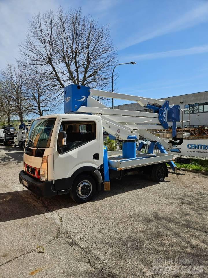 Socage DA 320 Pacēlāji uz automašīnas bāzes