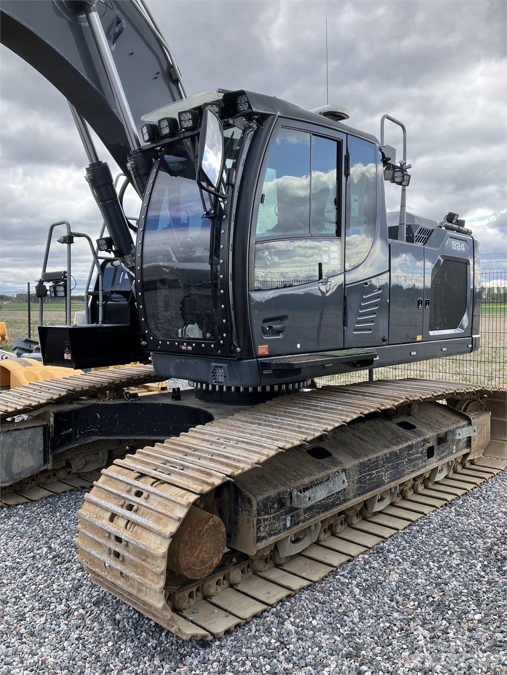 Liebherr R924 Kāpurķēžu ekskavatori