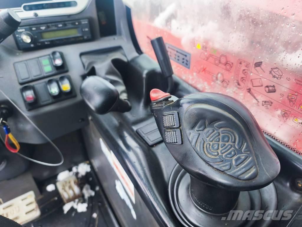 Manitou MT 932 Teleskopiskie manipulatori