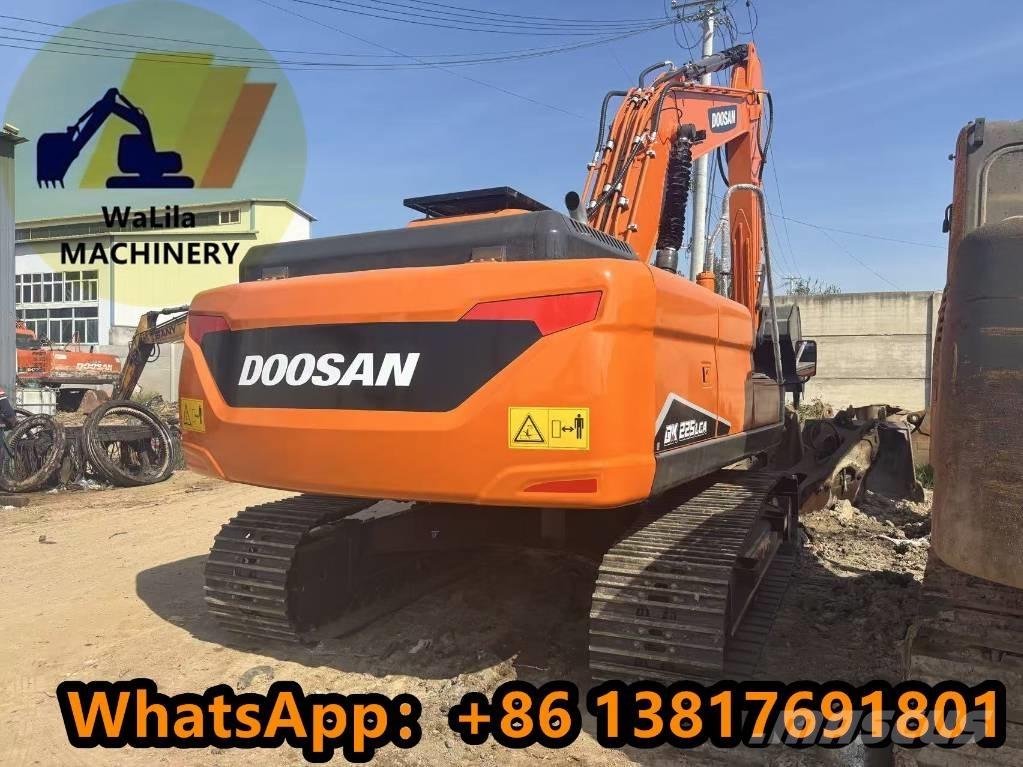 Doosan DX 225 LCA Kāpurķēžu ekskavatori