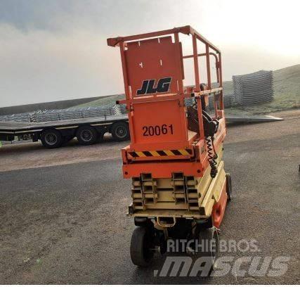 JLG 2032 ES Šķerveida pacēlāji