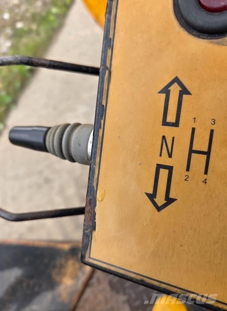 JCB 6 TST Mini pašizgāzēji