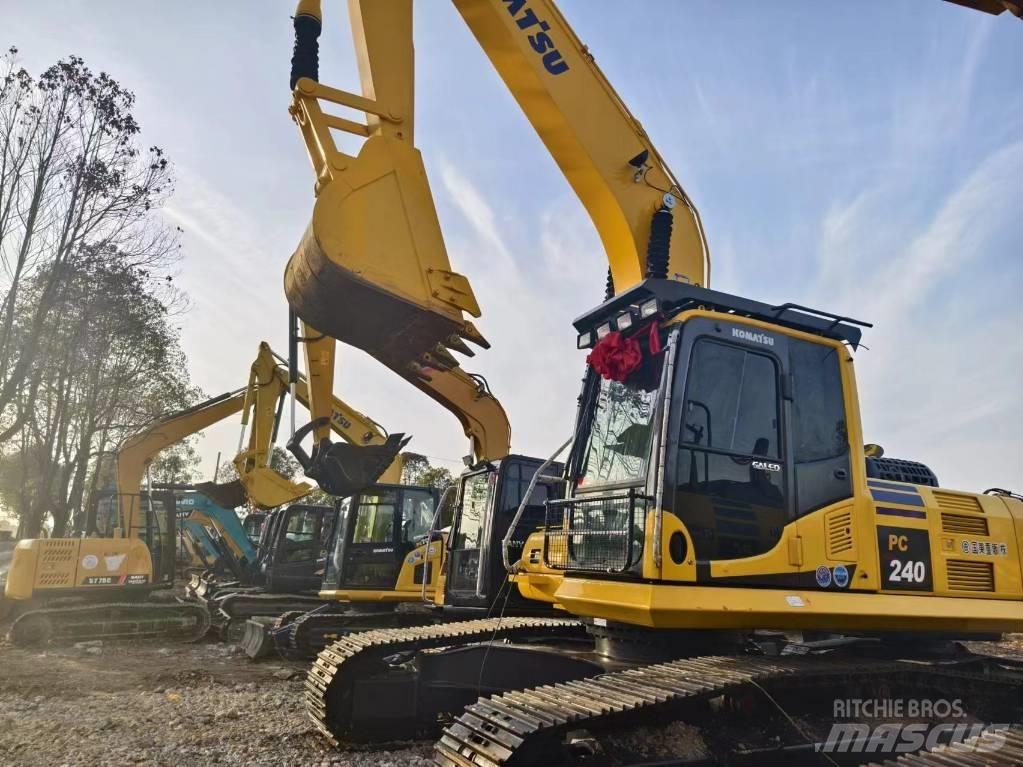 Komatsu PC240-8 Vidēja lieluma ekskavatori 7 t - 12 t