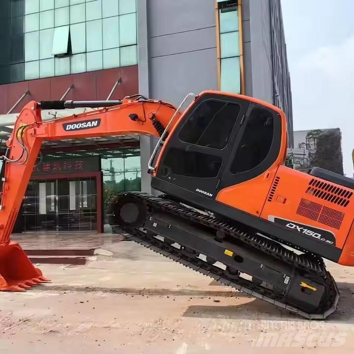 Doosan DX150 Kāpurķēžu ekskavatori