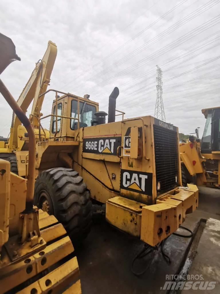CAT 966E Iekrāvēji uz riteņiem