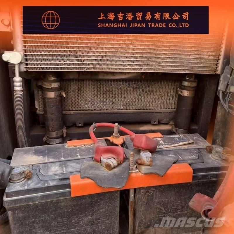 Hitachi ZX 70 Kāpurķēžu ekskavatori