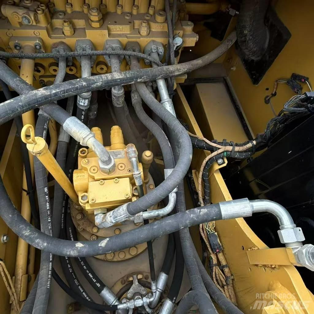 CAT 320 GC Kāpurķēžu ekskavatori