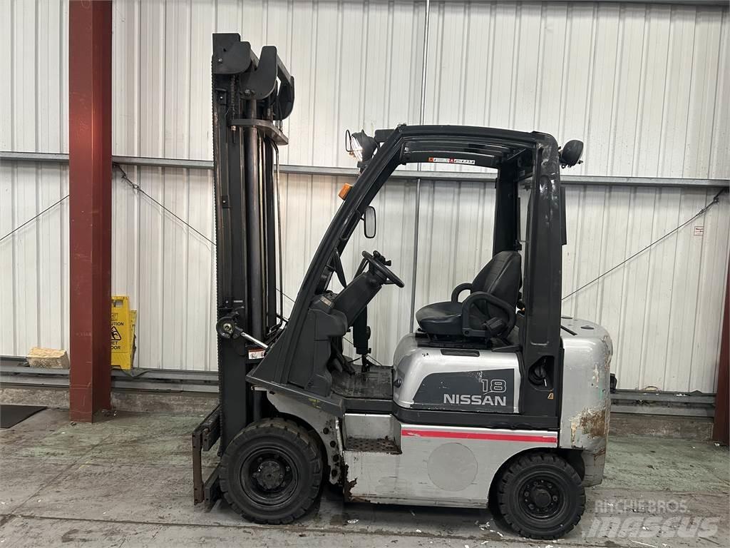 Nissan Y1D1A18Q Tehnika ar dīzeļa dzinēju