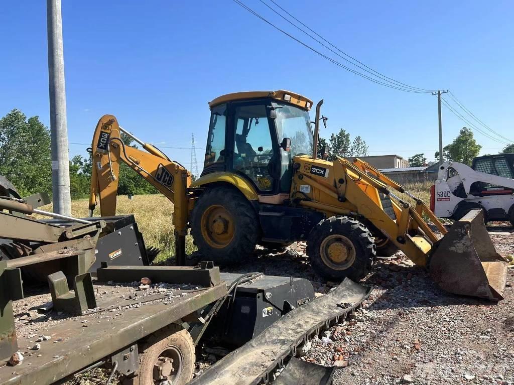 JCB 3cx Ekskavatori-iekrāvēji