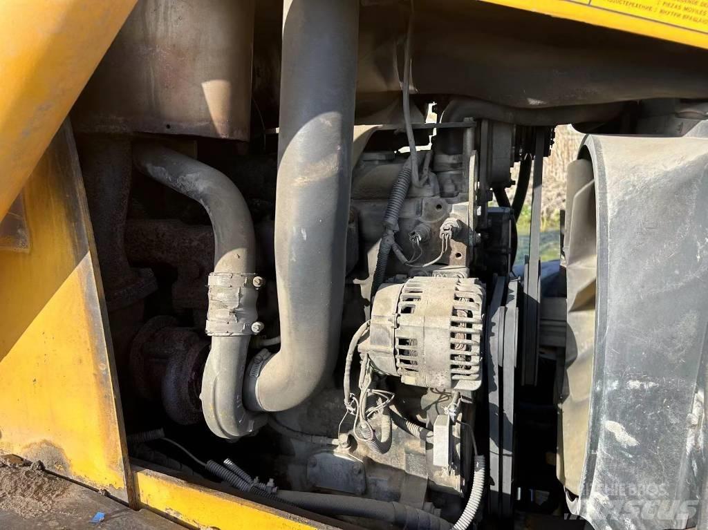 JCB 3cx Ekskavatori-iekrāvēji