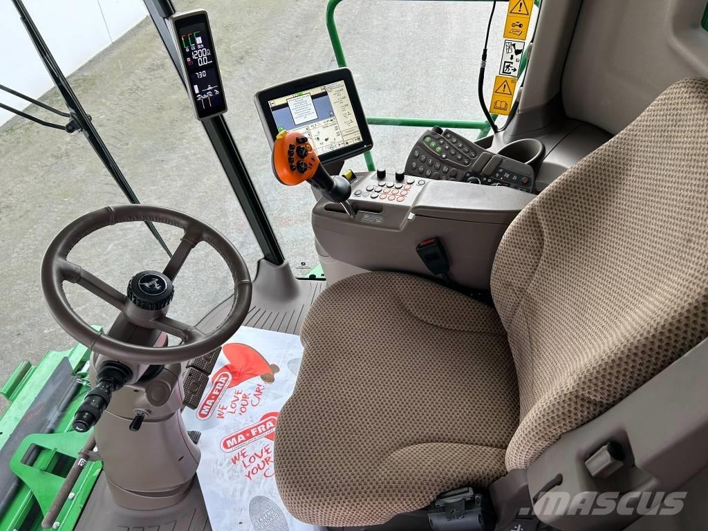 John Deere T 560 i Ražas novākšanas kombaini