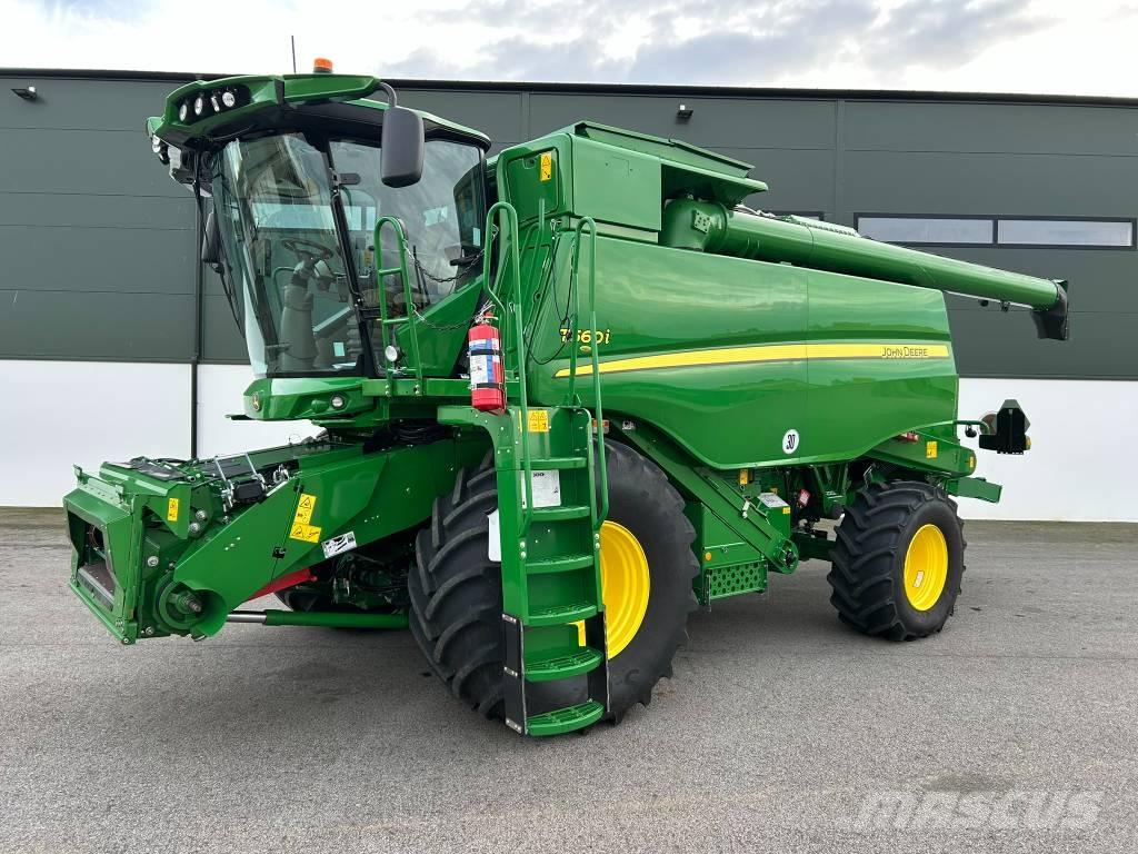 John Deere T 560 i Ražas novākšanas kombaini