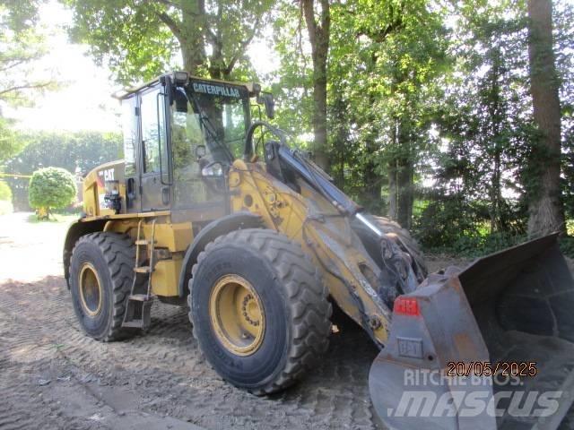 CAT 924 Iekrāvēji uz riteņiem