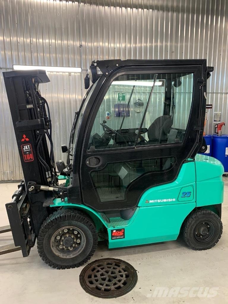 Mitsubishi FD 25 N2 Tehnika ar dīzeļa dzinēju