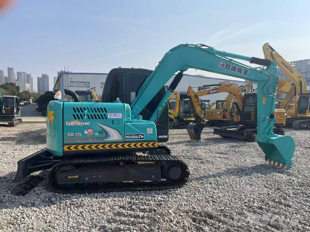 Kobelco SK75 Kāpurķēžu ekskavatori