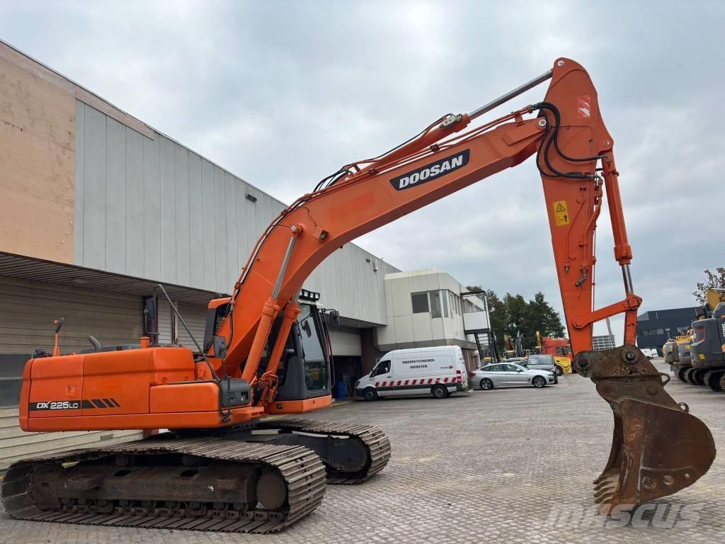 Doosan DX 225 LC Kāpurķēžu ekskavatori