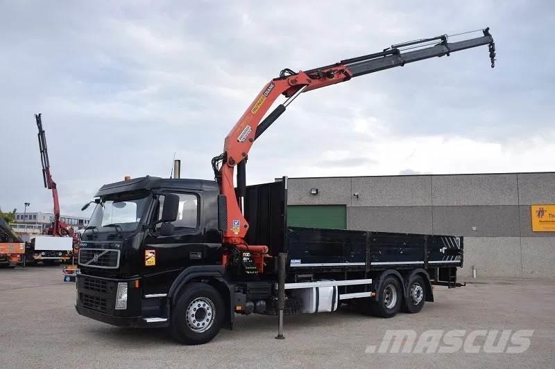 Volvo FM 330 Platformas/kravas mašīnas ar vinču