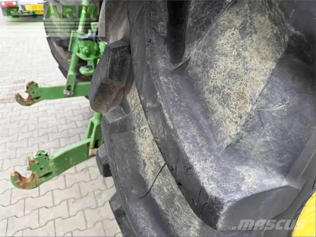 John Deere 6250 r Traktori
