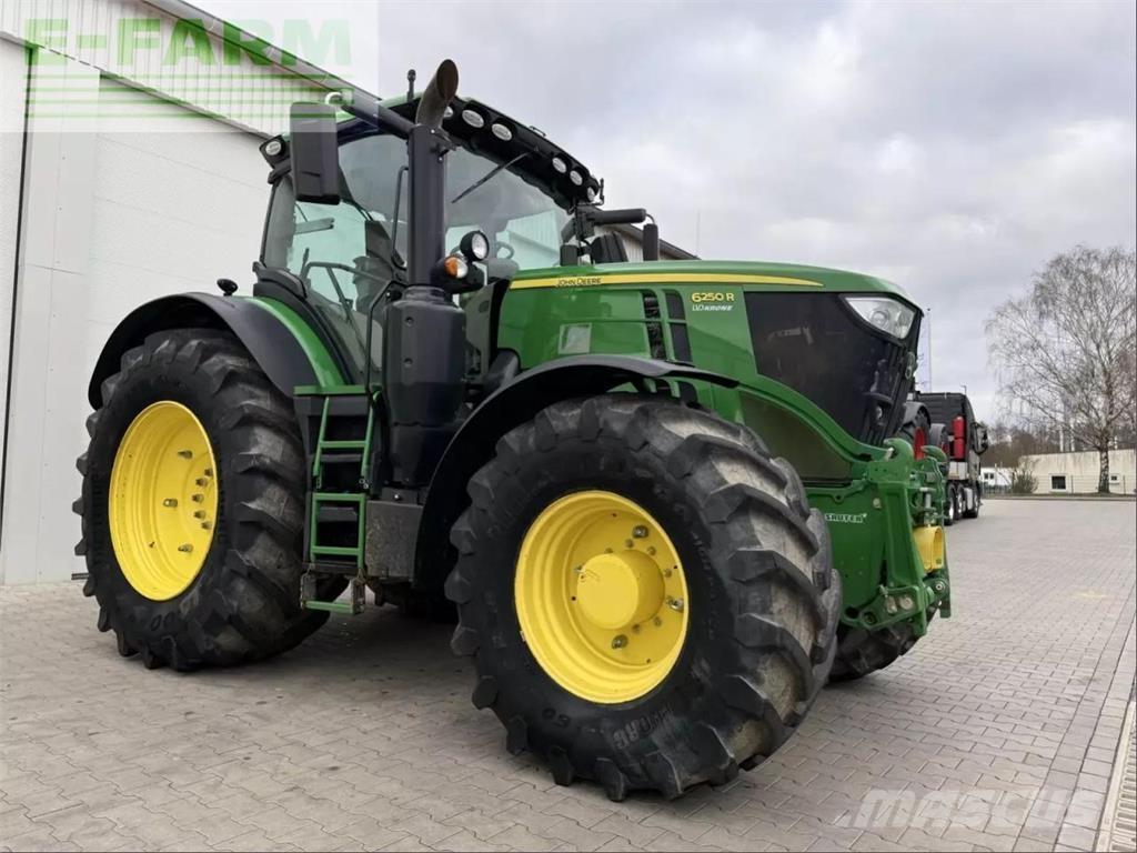 John Deere 6250 r Traktori