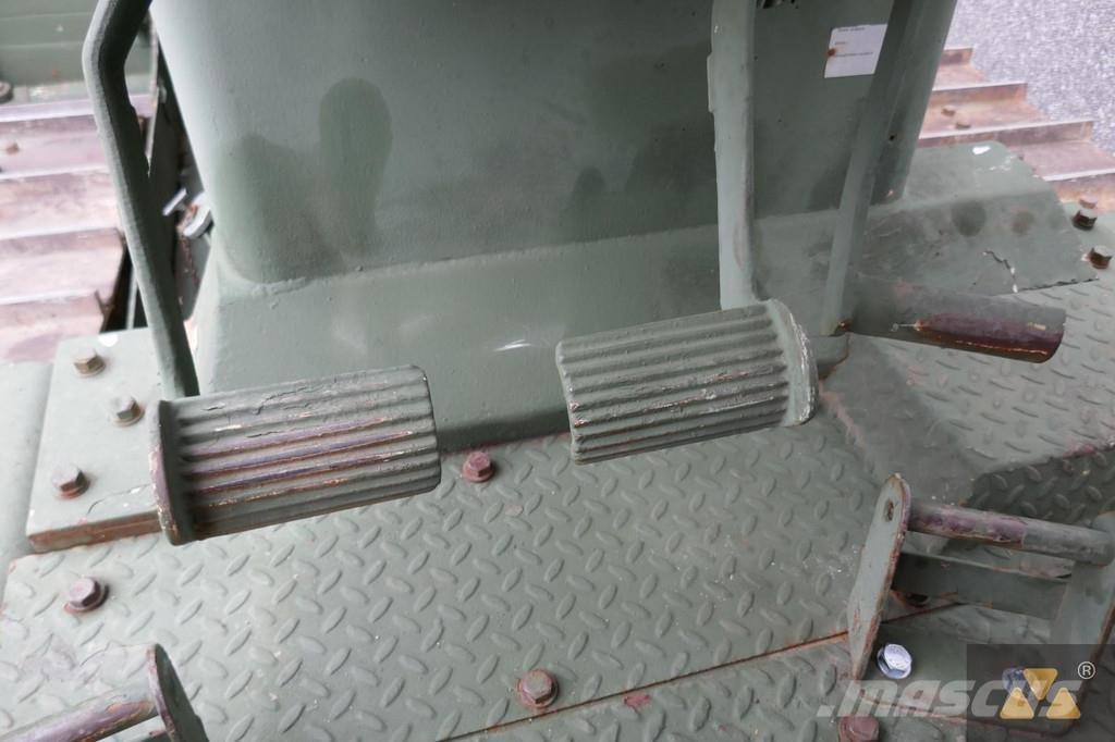 CAT D7G Ex-army Kāpurķēžu buldozeri