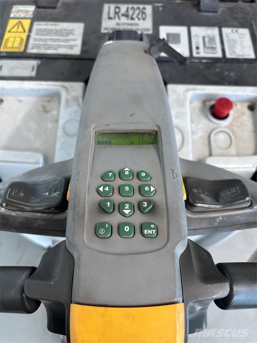 UniCarriers PDP200 Pašgājēji krautnētāji