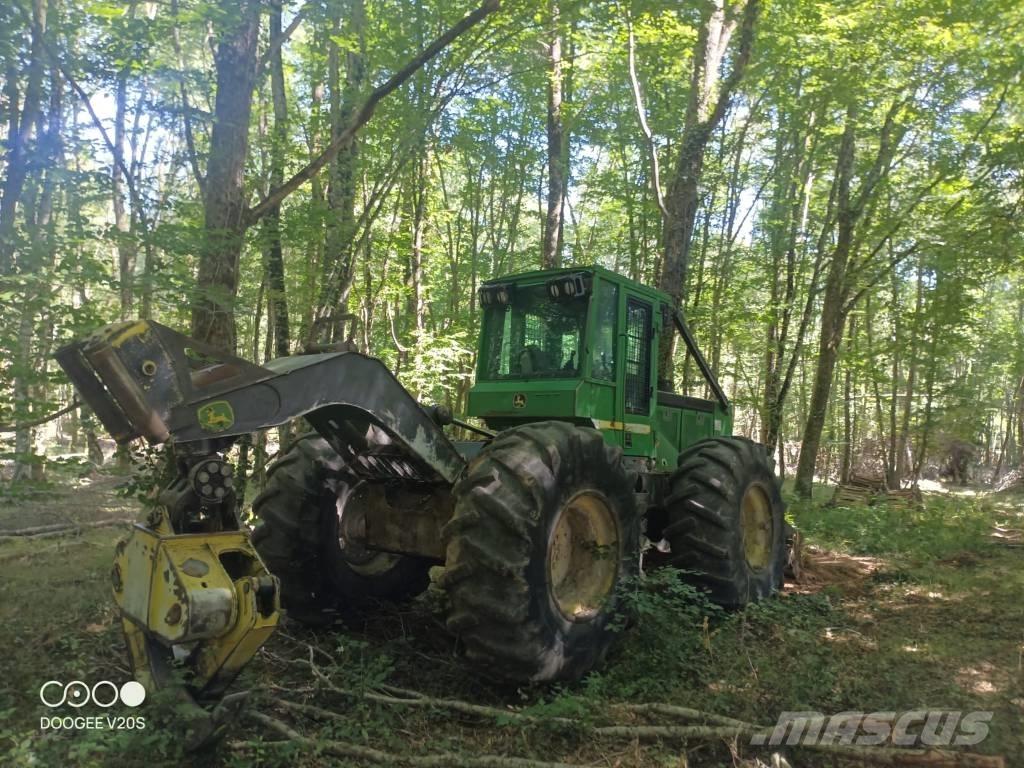 John Deere 548 G III Šķeldotāji