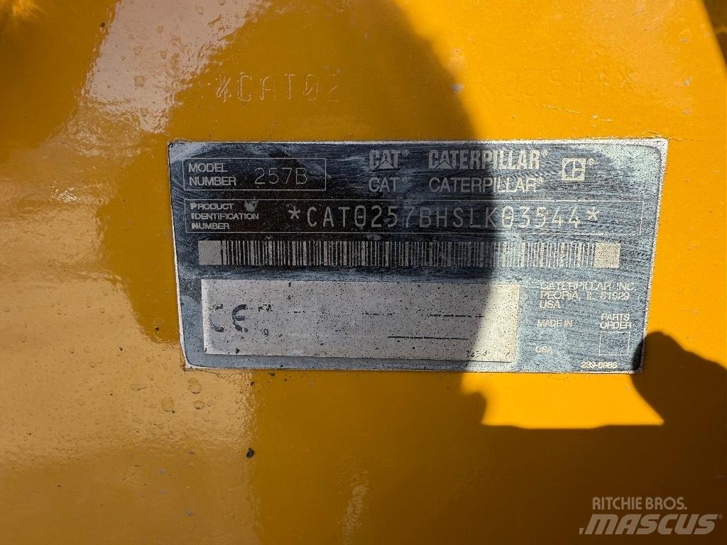 CAT 257 B Kāpurķēžu iekrāvēji