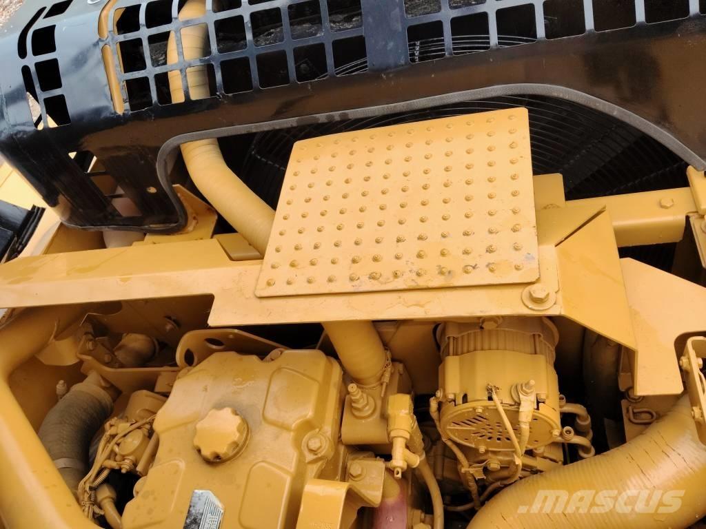 CAT 330 D Kāpurķēžu ekskavatori