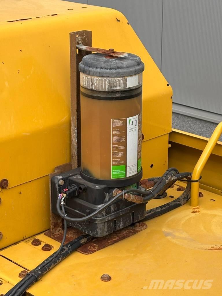 CAT 352 Kāpurķēžu ekskavatori