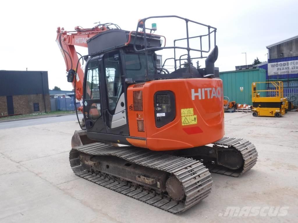 Hitachi ZX 135 US-6 Kāpurķēžu ekskavatori