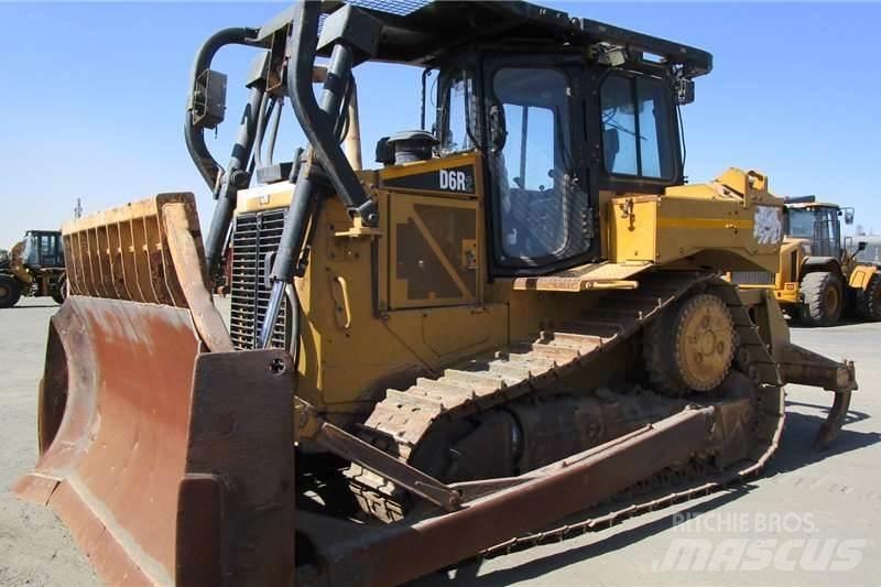 CAT D6R2 Kāpurķēžu buldozeri