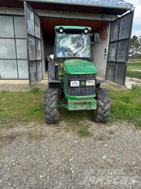 John Deere 5515 F Traktori